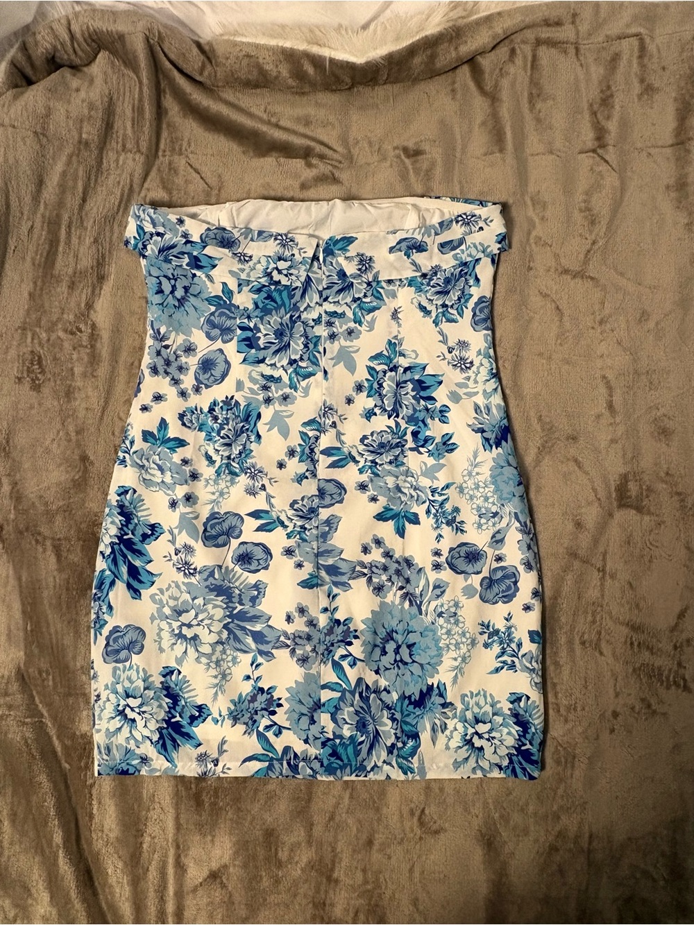 That's So Fetch White & Blue Floral Mini Tube Dress Sz US 10 - Picture 5 of 10